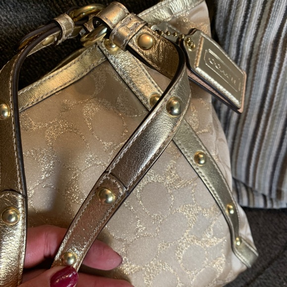 Authentic COACH LUREX METALLIC LEATHER W STUDS ZIP TOP SHOULDER BAG (EUC) - Picture 3 of 16